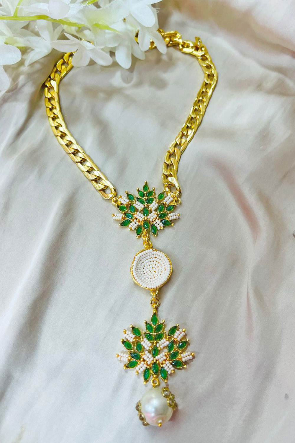 Amama,Emerald Leaf Vati Neckpiece
