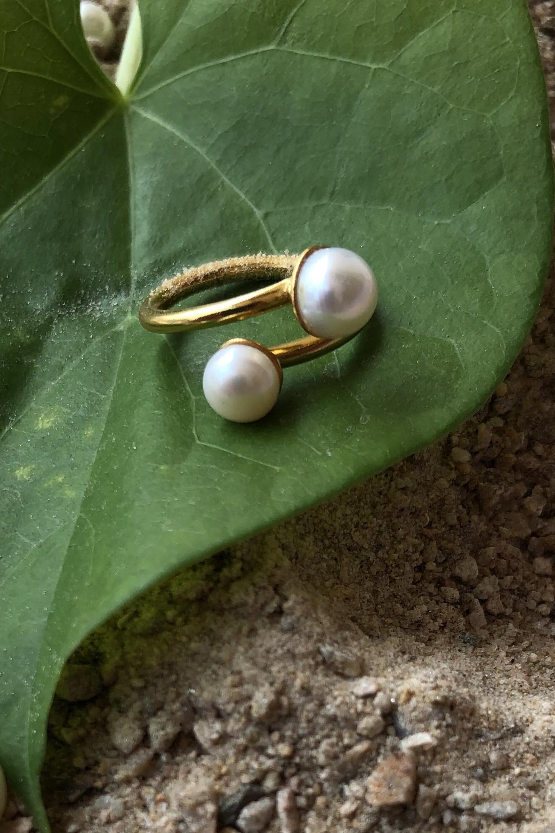 Amama,The Pearl Knuckle Ring